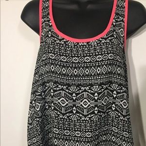 Justify sleeveless shirt